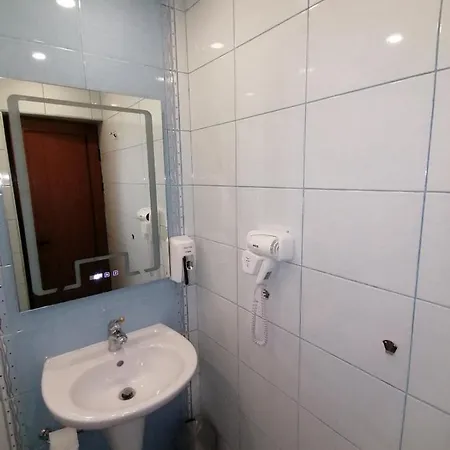 فندق Three Dolphins With A Rooftop Terracе 3*