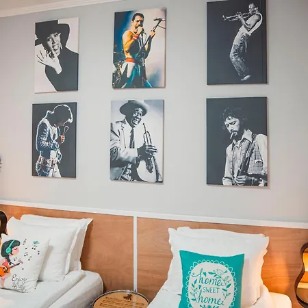 فندق Three Dolphins With A Rooftop Terracе