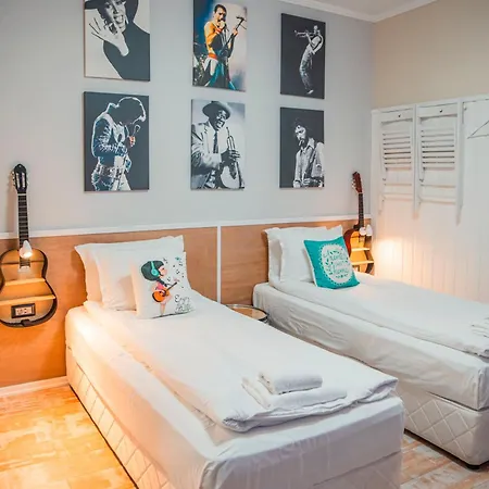 Three Dolphins With A Rooftop Terracе فارنا