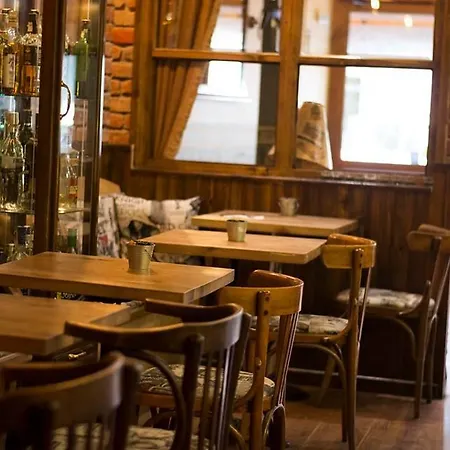 Three Dolphins With A Rooftop Terracе 3* فارنا