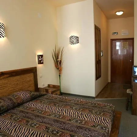 فندق Three Dolphins With A Rooftop Terracе