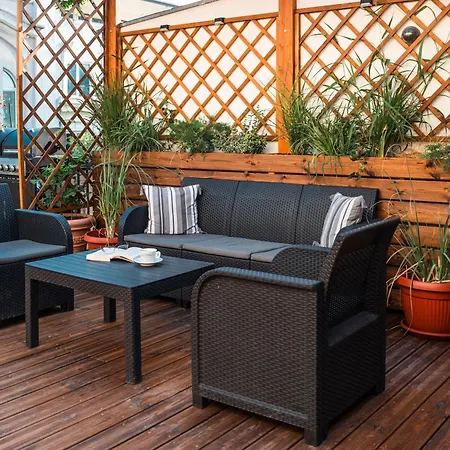 Three Dolphins With A Rooftop Terracе Hotel Varna